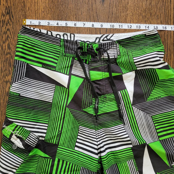 Maui and Sons Green Black White Striped Geometric Board Shorts Size Men's 30 - Picture 5 of 10